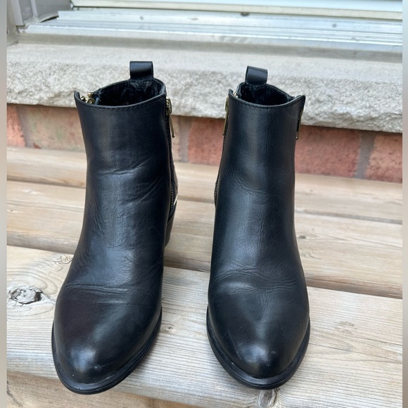 Like new Steve Madden boots - Picture 3 of 3